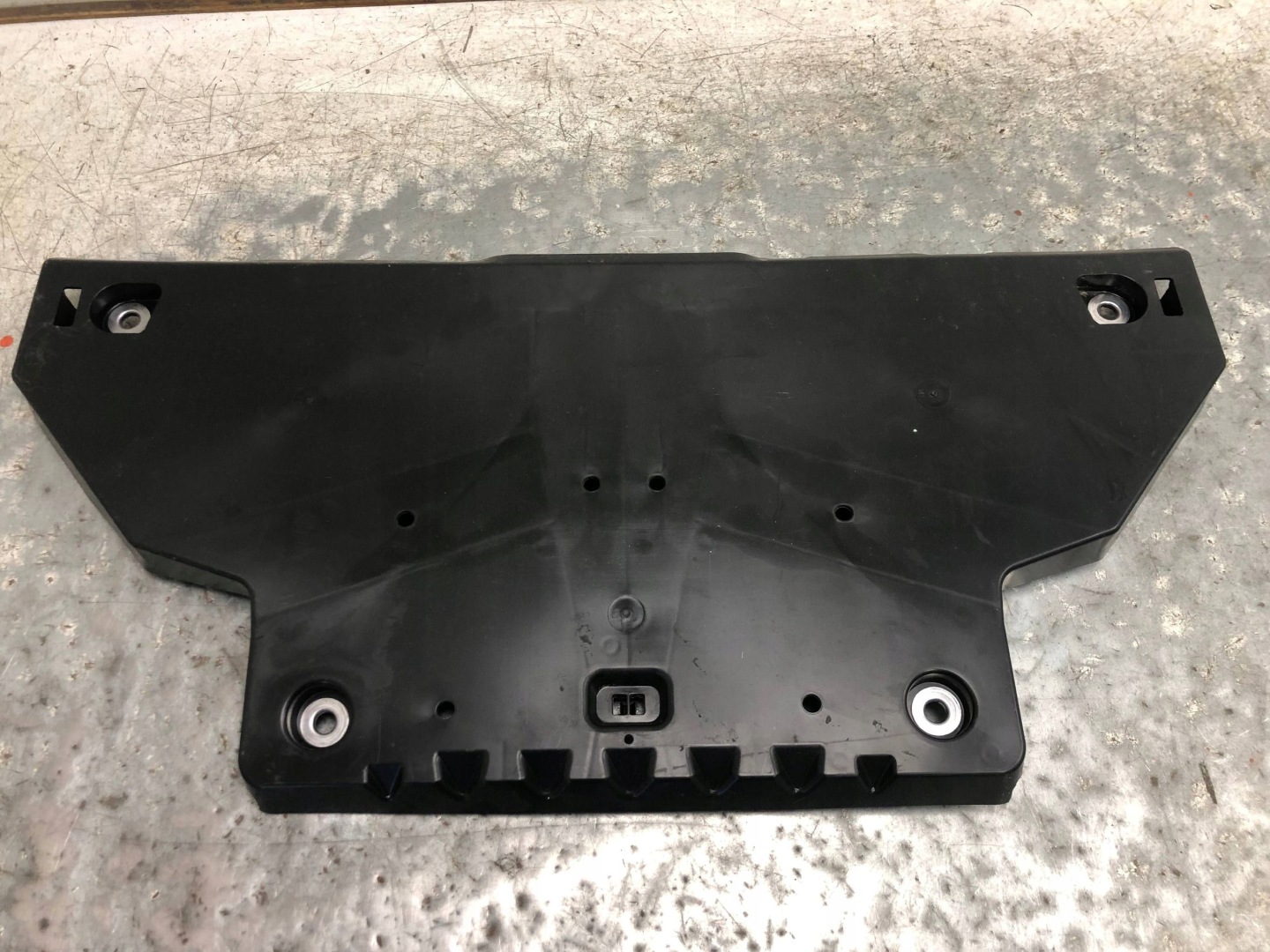 cover chassis MERCEDES EQA A2433520600