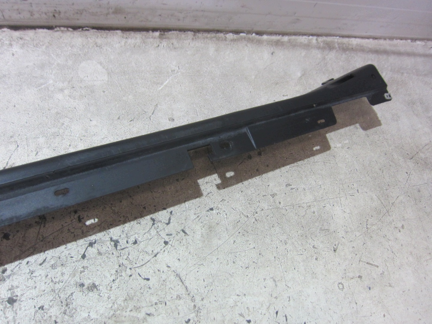 BMW X3 G01 right threshold right moulding threshold cap LED light 51127488232