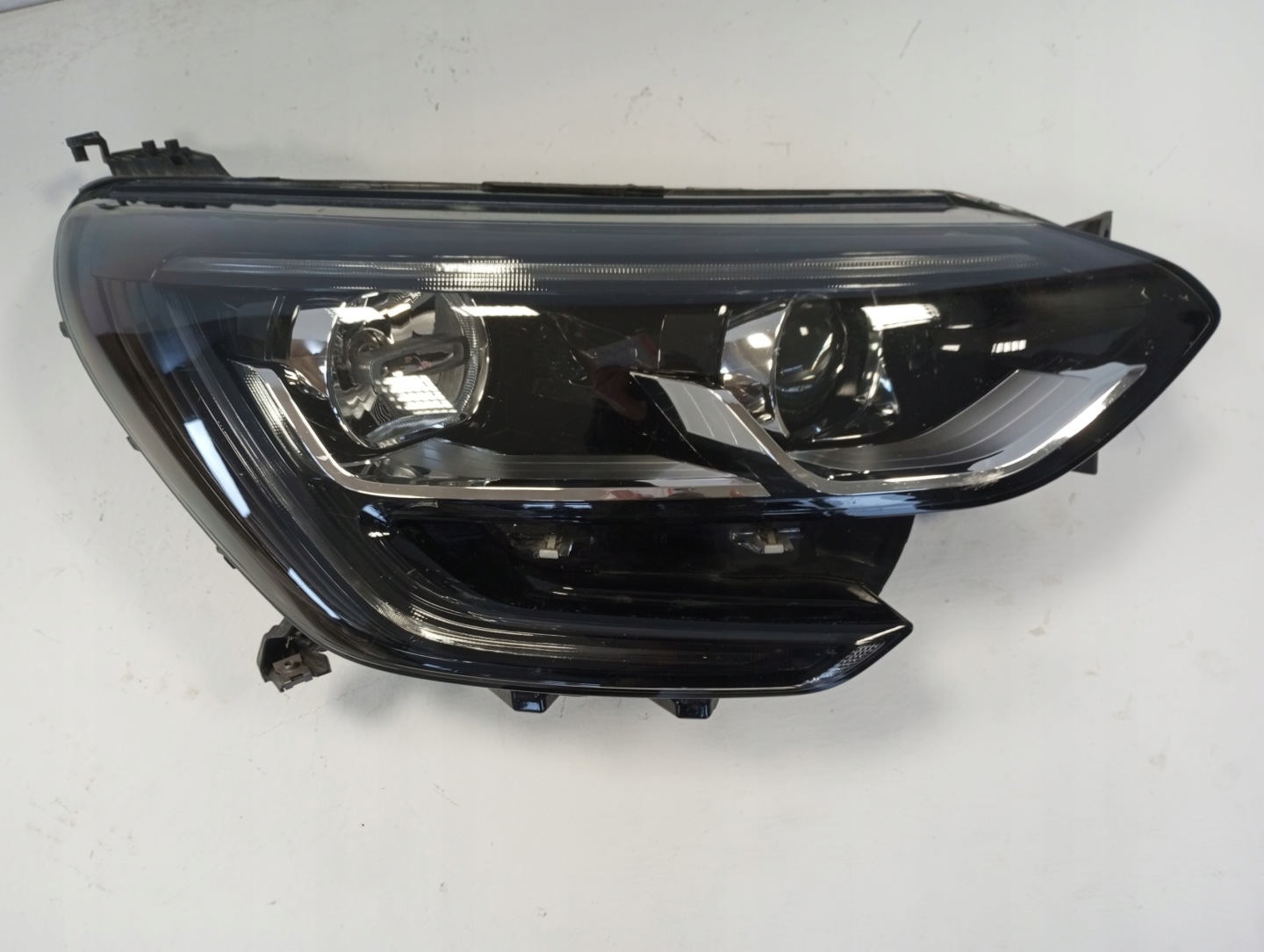 light RENAULT MEGANE IV 17R LED front front right