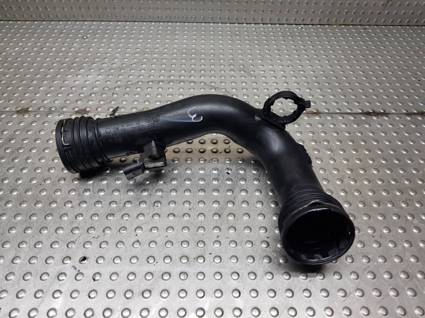 rohr intercooler 1K0145762AD GOLF V OCTAVIA II ALTEA LEON II 2.0 TDI
