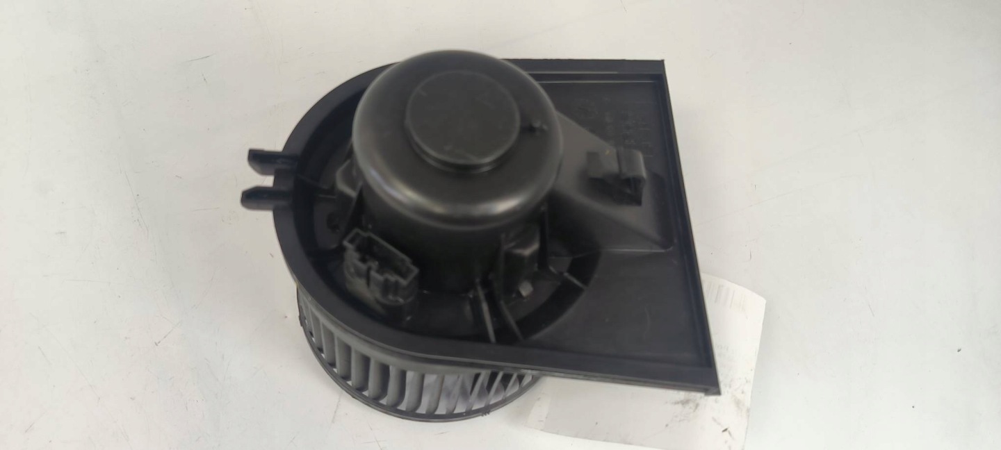 ventilator kabinski 6N1819021 SEAT AROSA