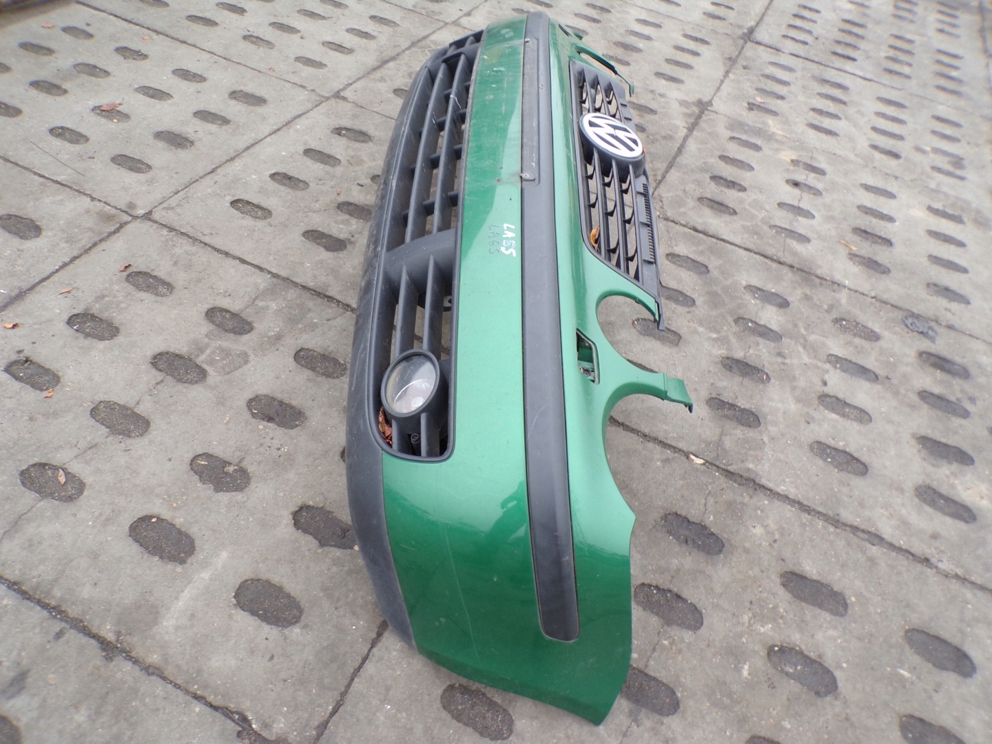 front bumper front VOLKSWAGEN POLO 9N washers colour LA6S