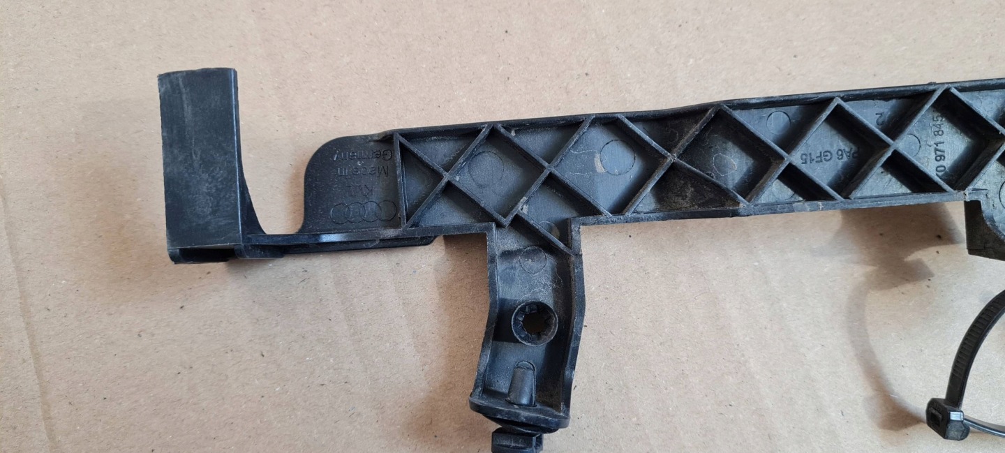 A6 C8 4K bracket holder compartments cover drain 4K0971845K