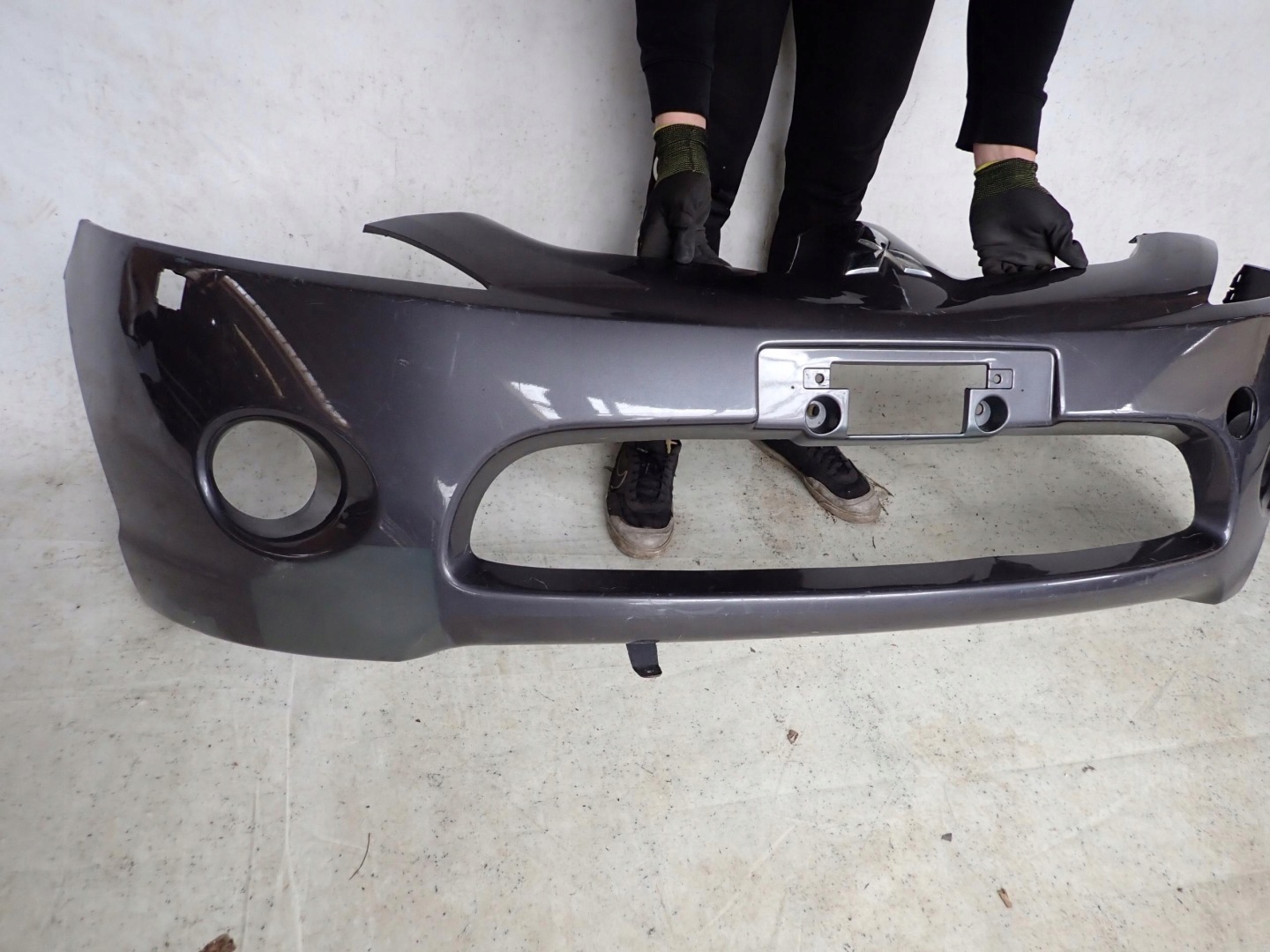 MITSUBISHI GRANDIS bumper front front MN145450 washers