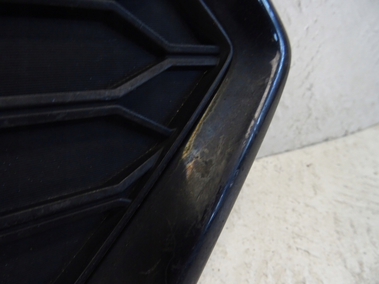 grid of a bumper front front right HONDA CIVIC X 71103-TGG-A2