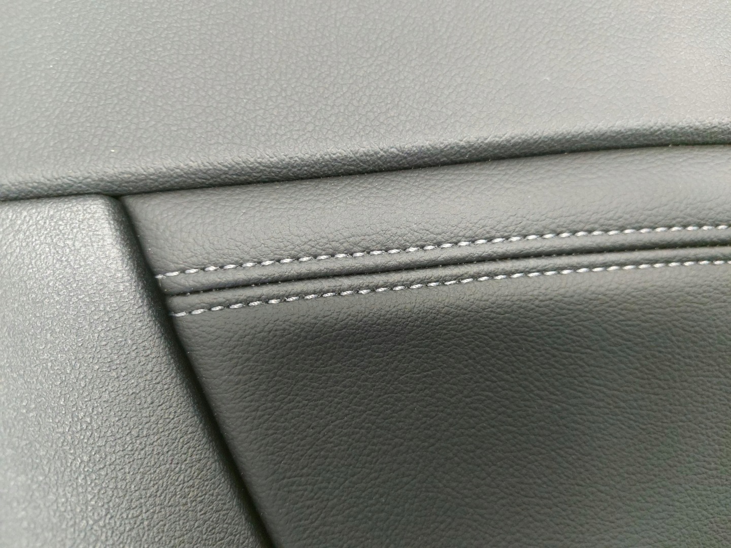 BMW U06 220d upholstery side door left rear part 4314252