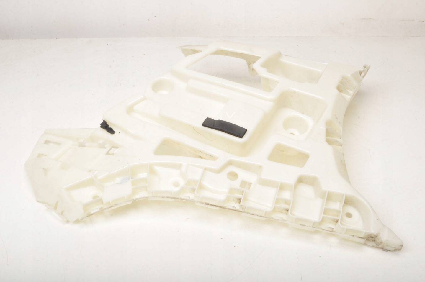 BMW I4 G26 bumper bracket left rear part 8078585