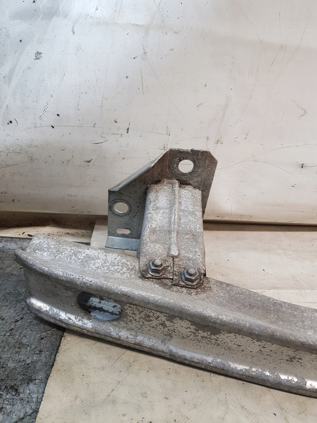 bumper support front RENAULT MODUS 1.6B 04r. OE 8200104187