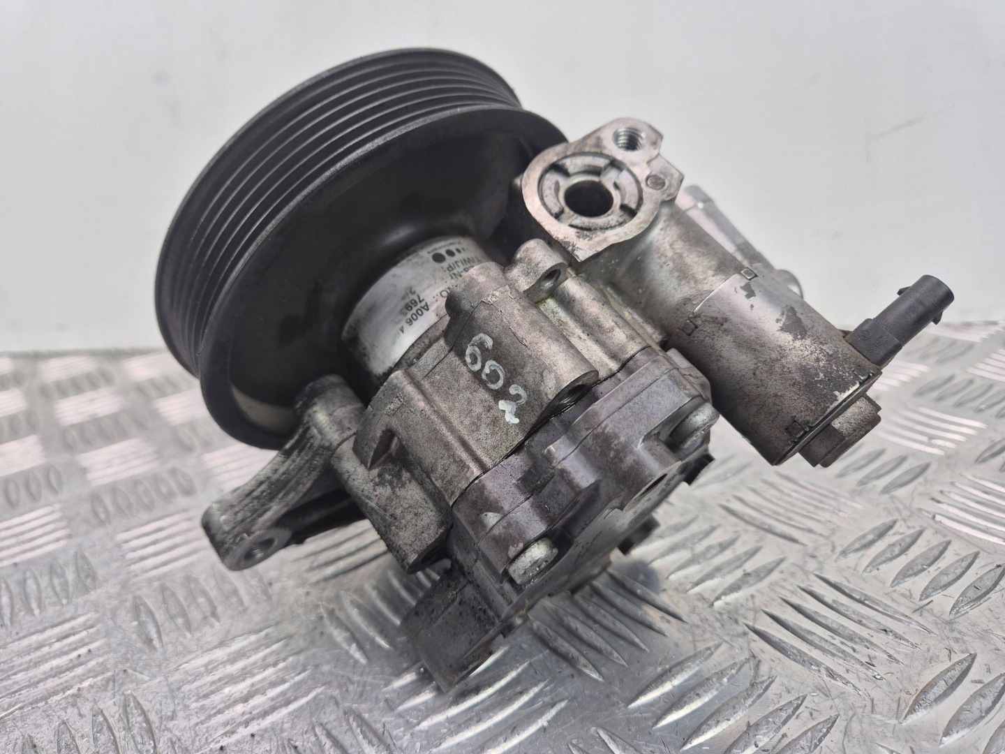 Mercedes E200 CGI W212 Pompe direction assistée A0064667501
