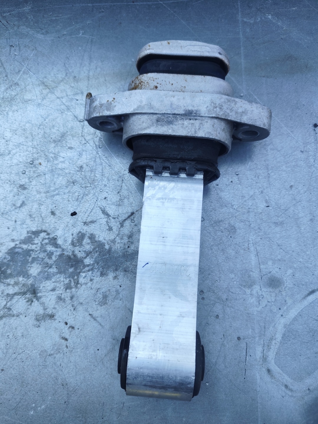 HYUNDAI TUCSON IV airbag engine mount