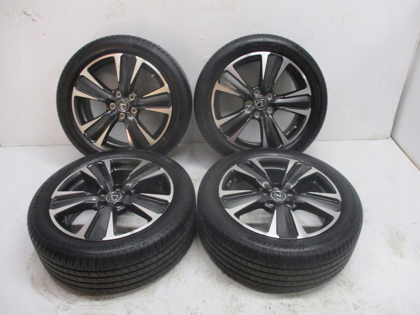 wheels discs tyres LEXUS UX BRAIDGESTONE R18 19R