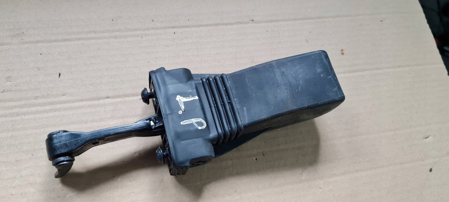 RS5 8W LIFT S5 A5 limiter door left right front 8W8837249