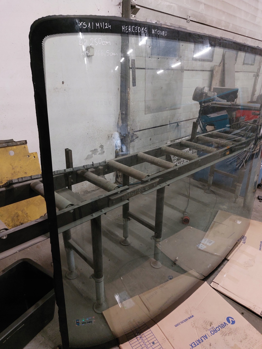 window iron MERCEDES-BENZ O560 INTOURO