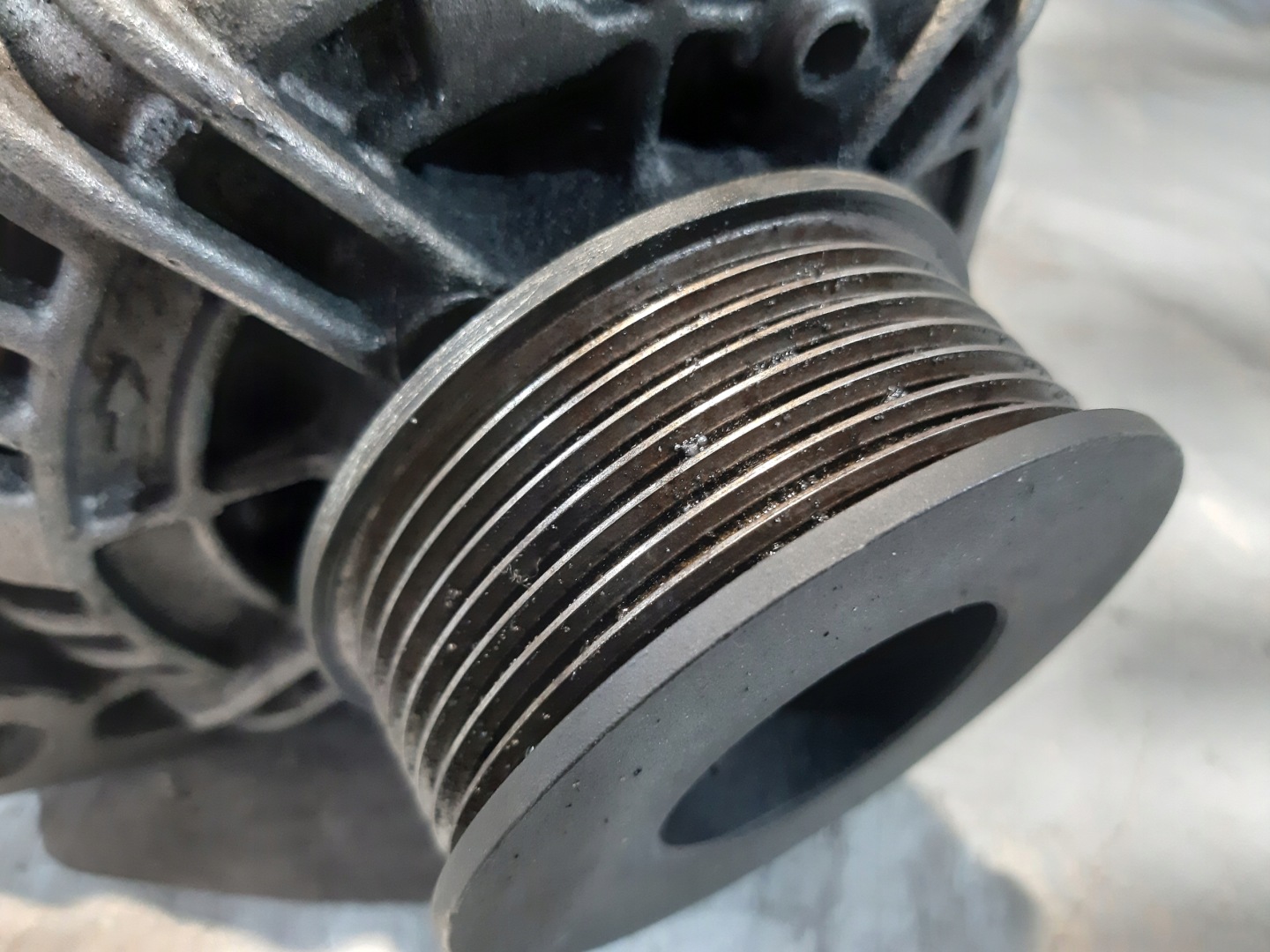 Alternator Bosch 0 124 655 039 28V 40-100A
