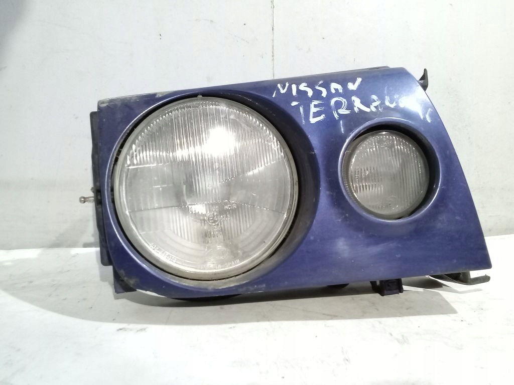 Nissan Terrano II light right front front