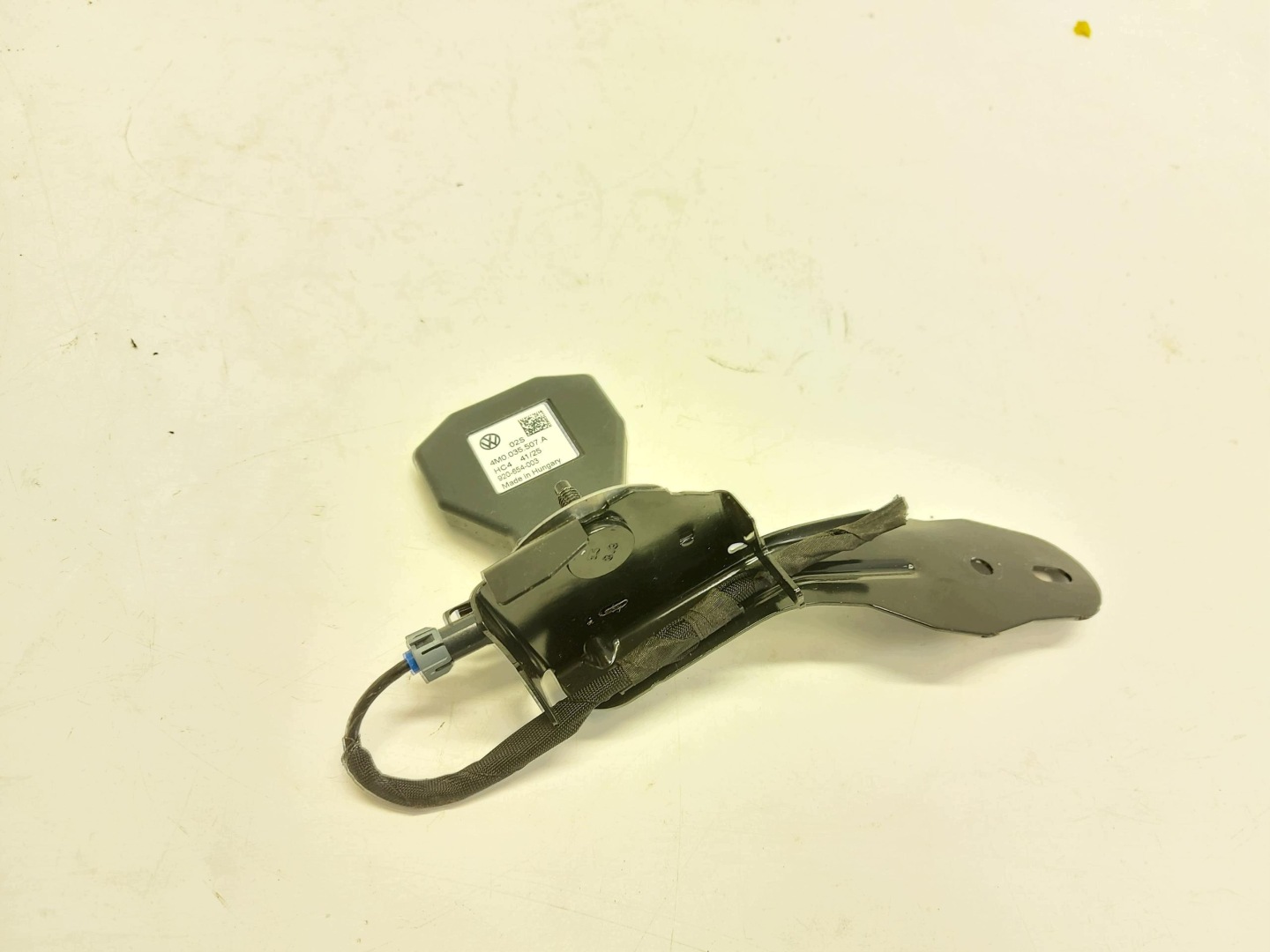 AUDI A5 8B3 B10 AVANT amplifier aerial GPS 4M0035507A