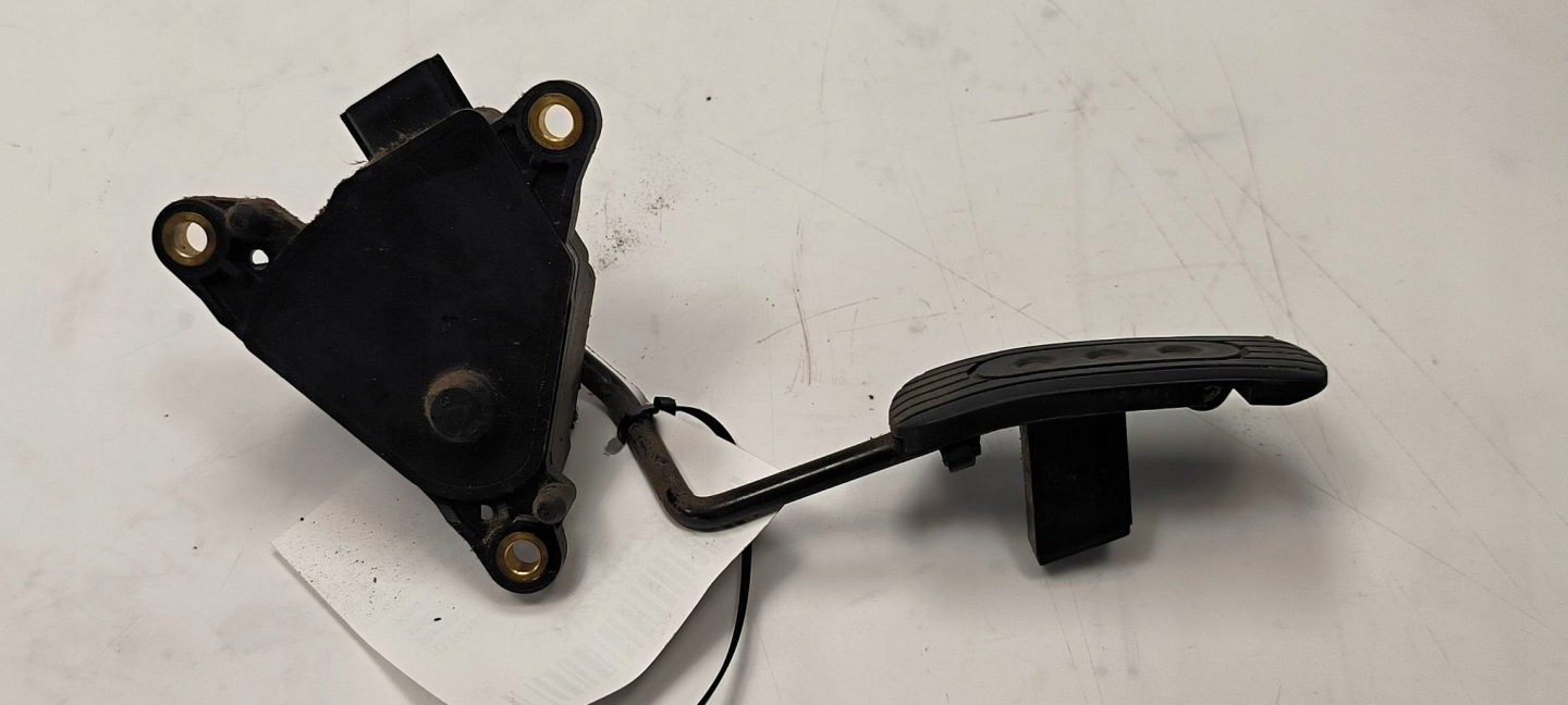 PEDAL 18002AX700 NISSAN NOTE