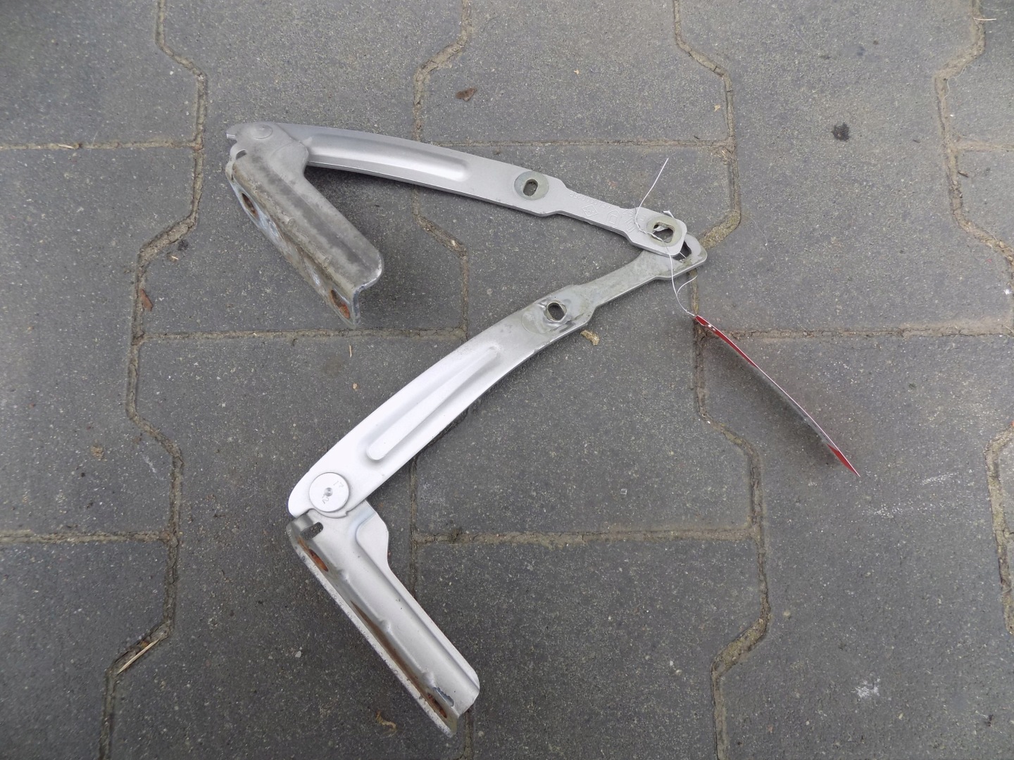 bonnet hinges hinge right left DACIA DUSTER and 2013R 1,5DCI 110 KM 4X4