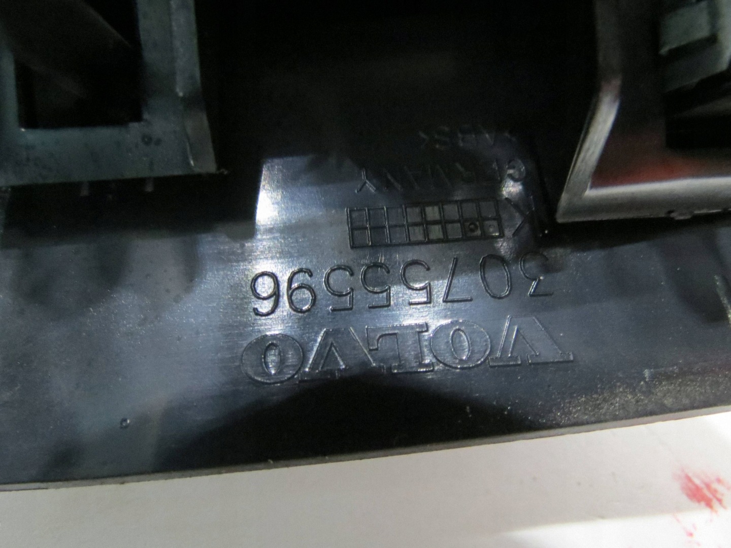 armrest TUNEL passenger compartment central VOLVO V60 and S60 II 30755596