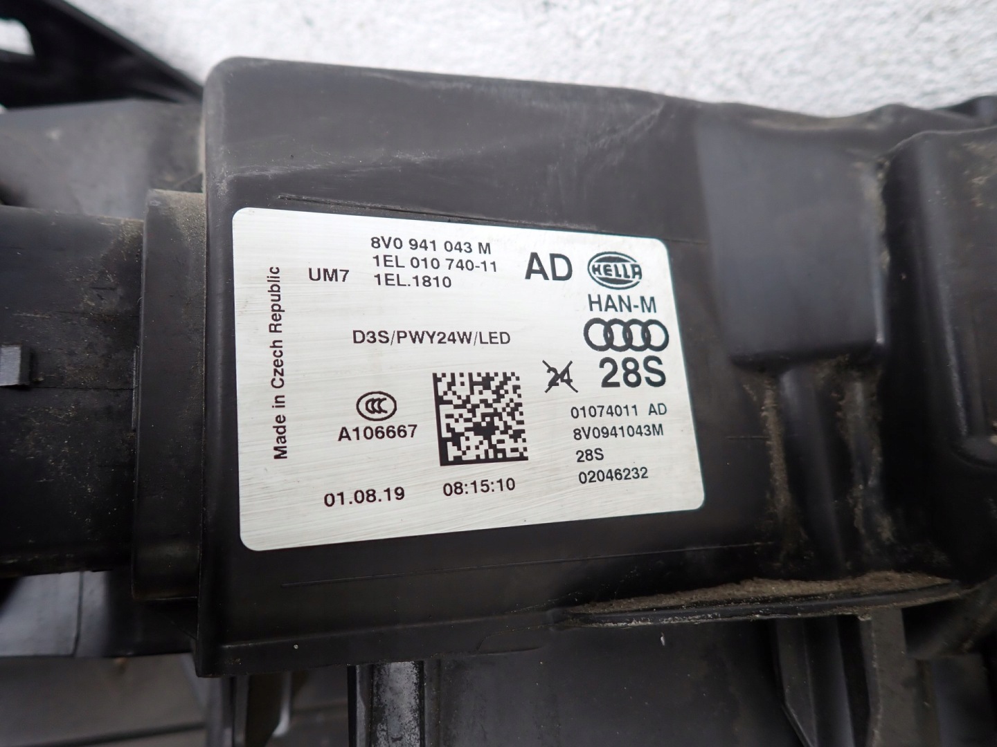 light left REFLEKTOR left BI XENON AUDI A3 8V 2012-2015R 8V0941043M