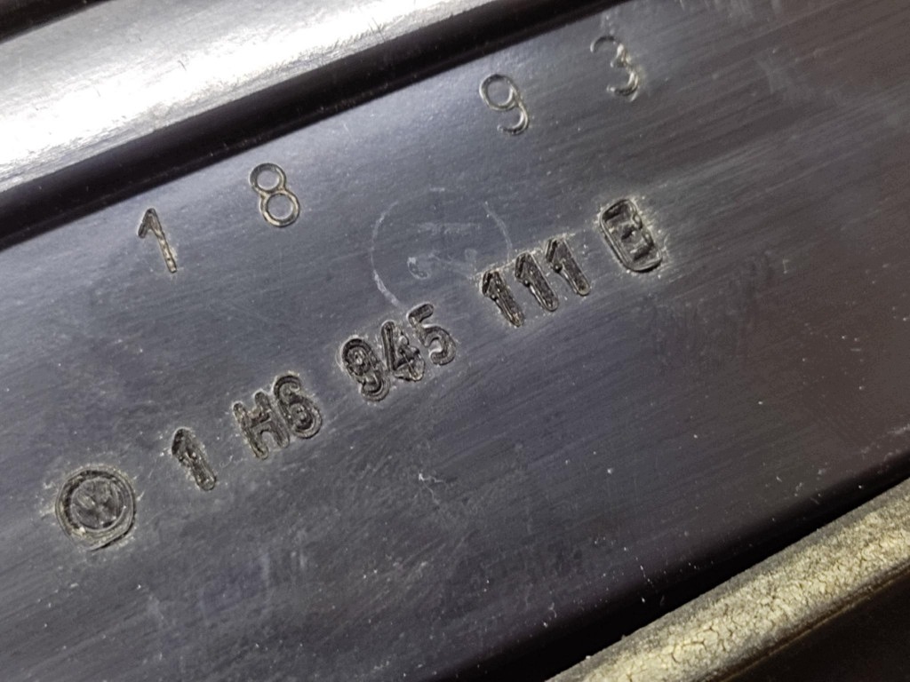 VW GOLF III licht links heck 1H6945111E