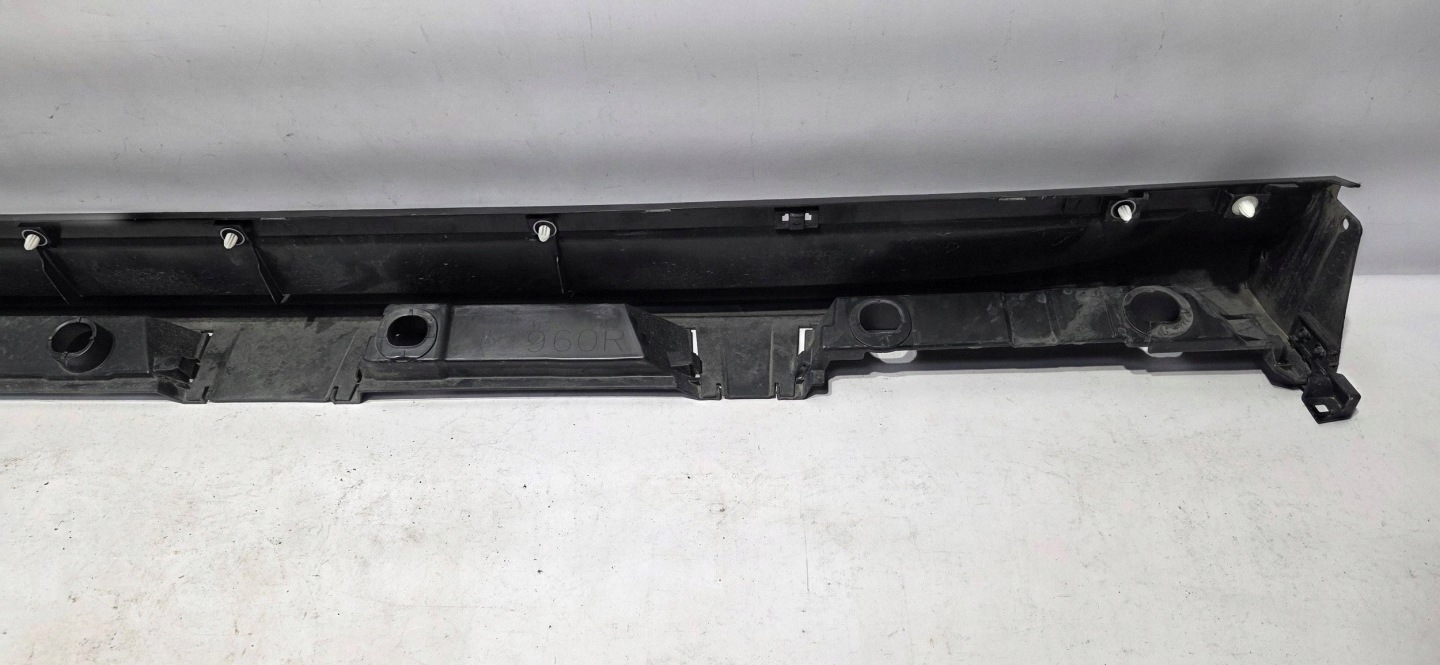 moulding threshold right side Lexus LBX 7585052110