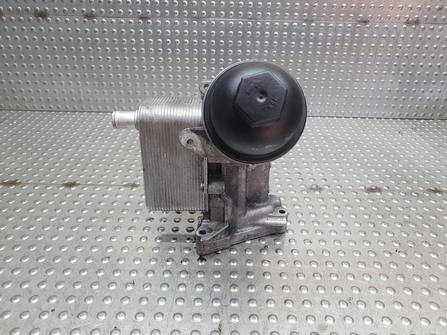 cover of a filter, oil 7788453 BMW E91 E90 E60 E61 X5 E70 E53 E65 3.0 D M57