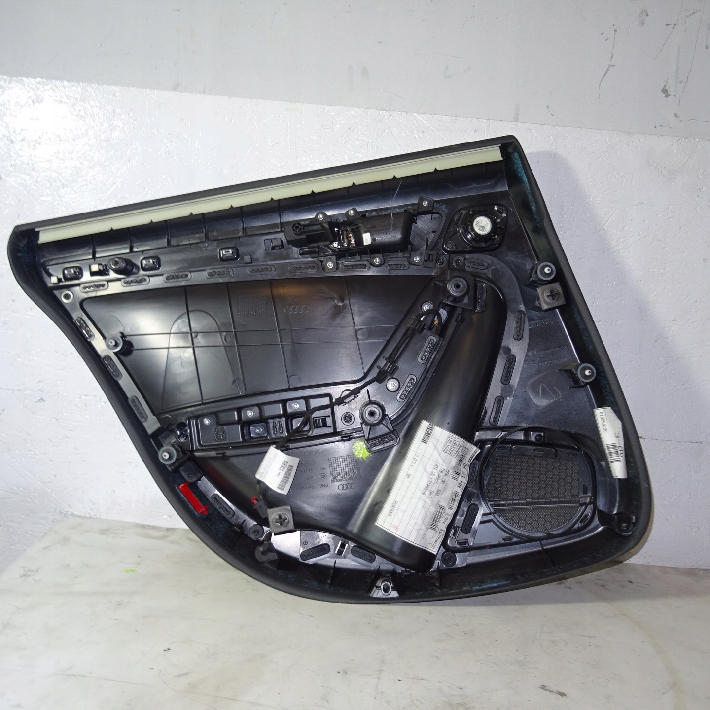 AUDI A5 upholstery door rear part right 8K0867306