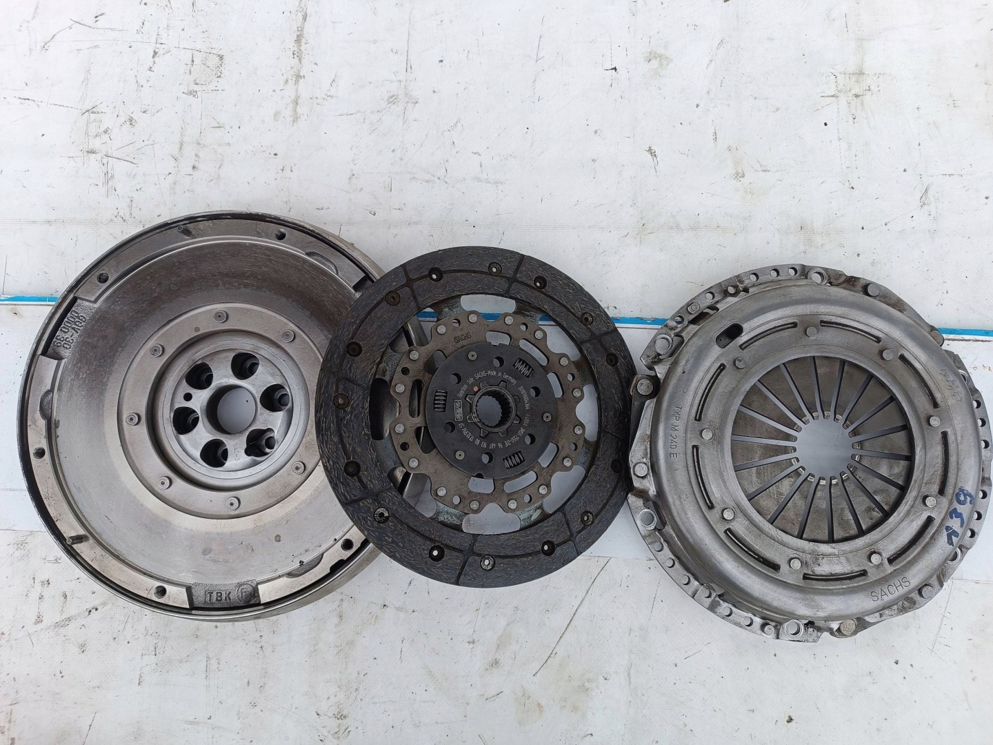 KOMPLET der Kupplung VOLVO S40 II 1.6 HDI