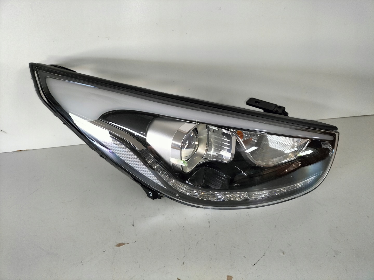 light front reflektor right HYUNDAI IX35 LIFT 13- XENON