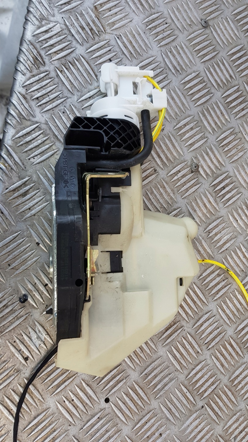 MERCEDES W220 Schloß links heck
