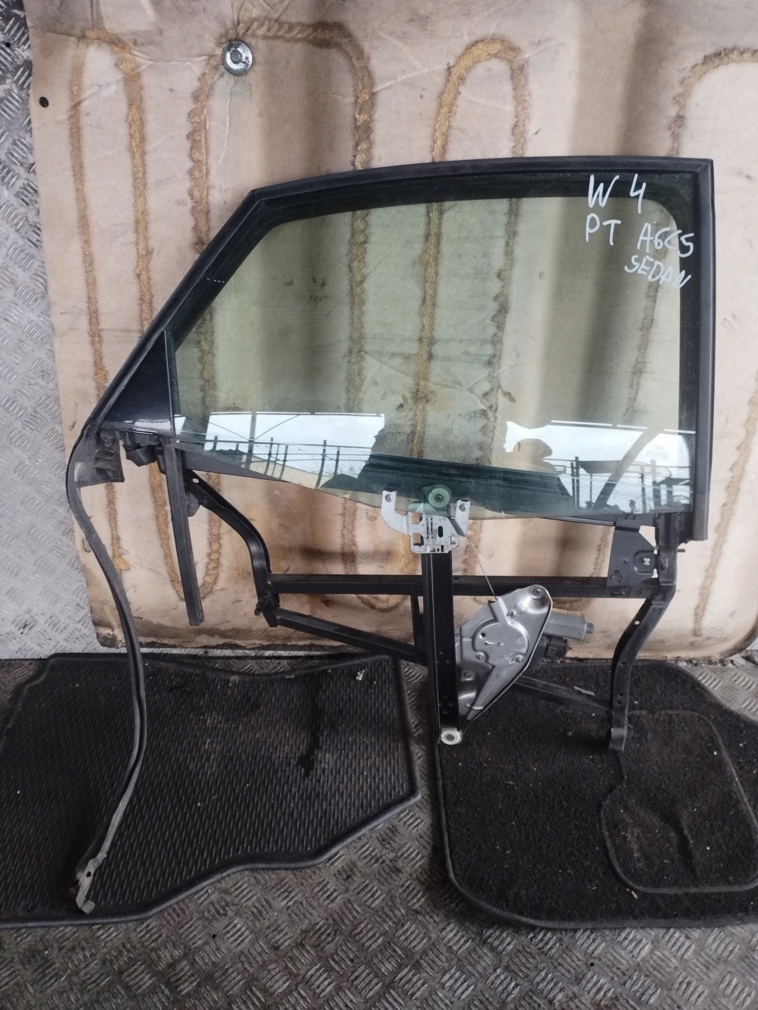 window regulator right rear part Audi A6C5 sedan