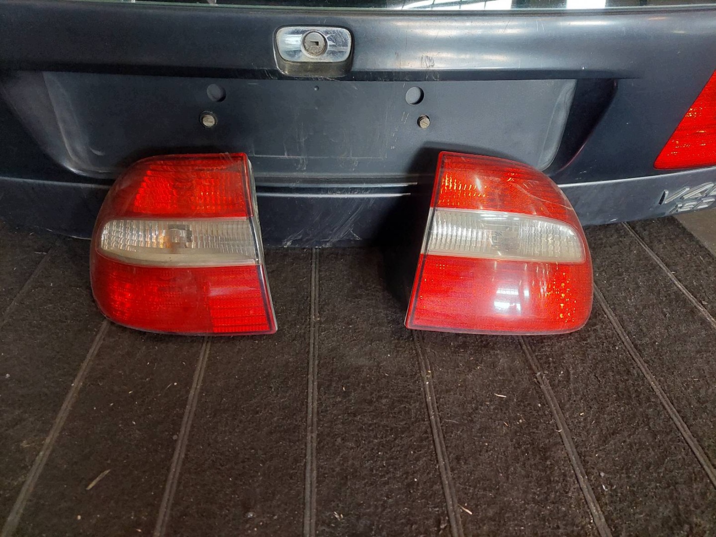 trunk door boot + lights VOLVO V40 and LIFT 347-22