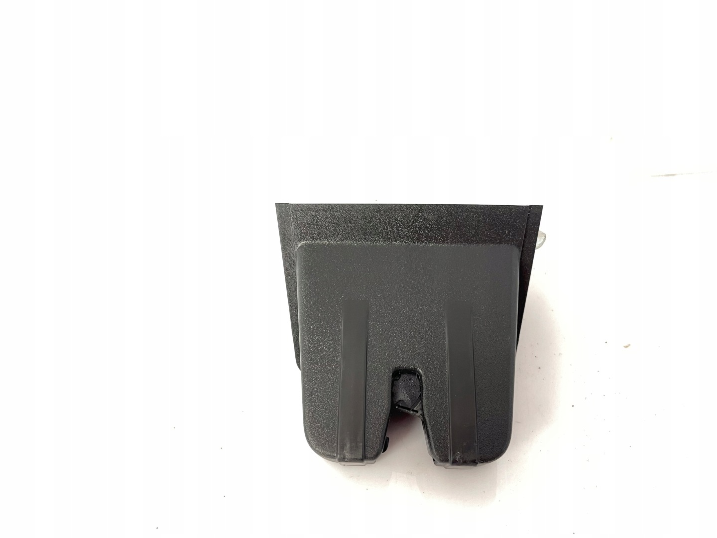 VW TIGUAN II PASSAT B8 lock RYGIEL bonnet boot 5TA827505D