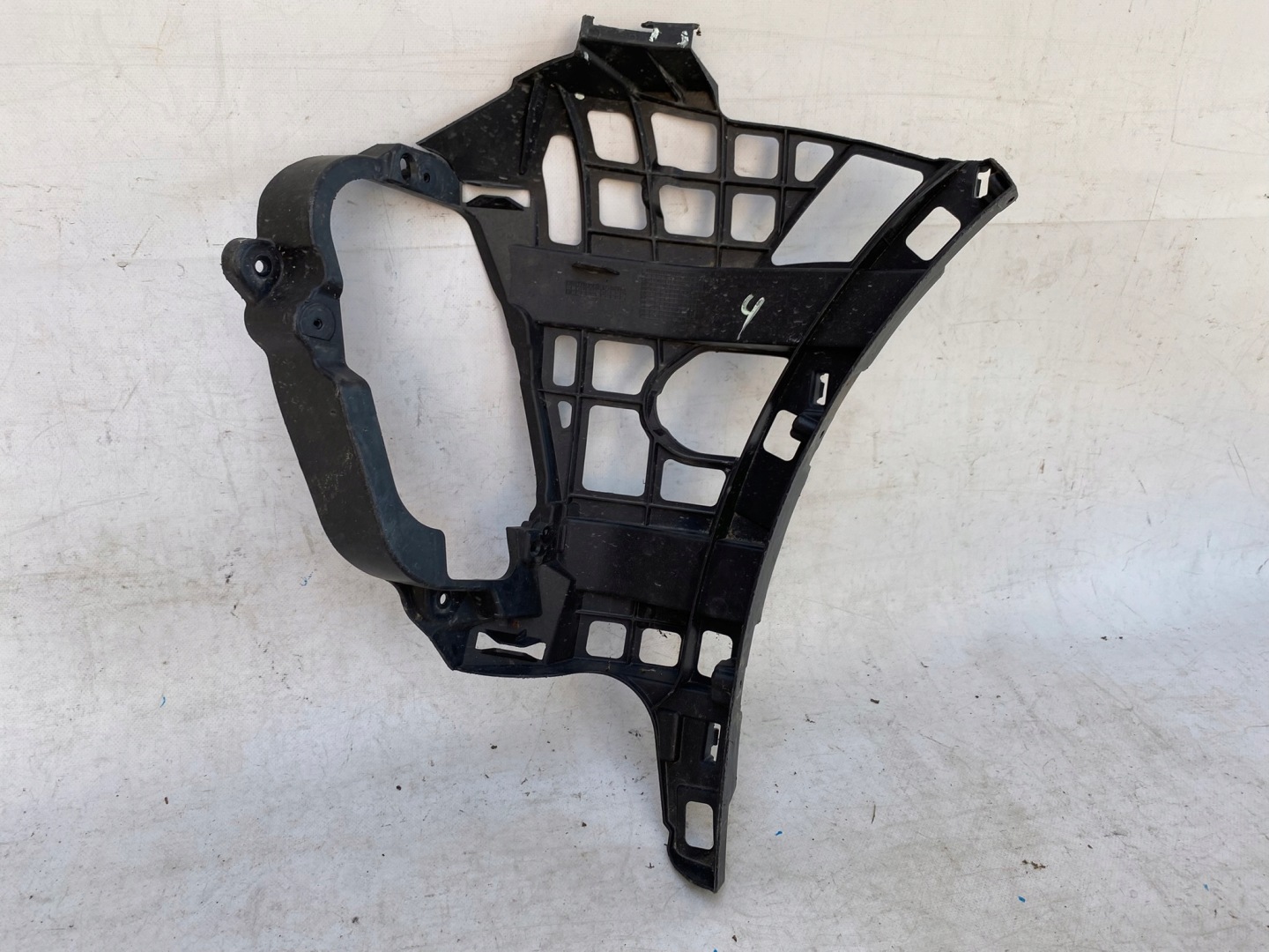 VW ID.4 ID4 20- support holder of a bumper fog lights left front 11A807884B