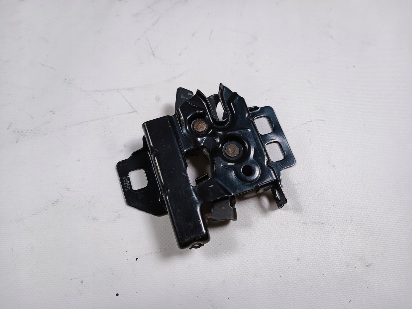 bonnet latch lock of the engine right Chevrolet Corvette C5