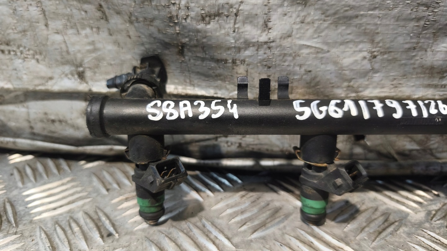 Rampe injection RENAULT MEGANE 2.0B 2004r 7700112777