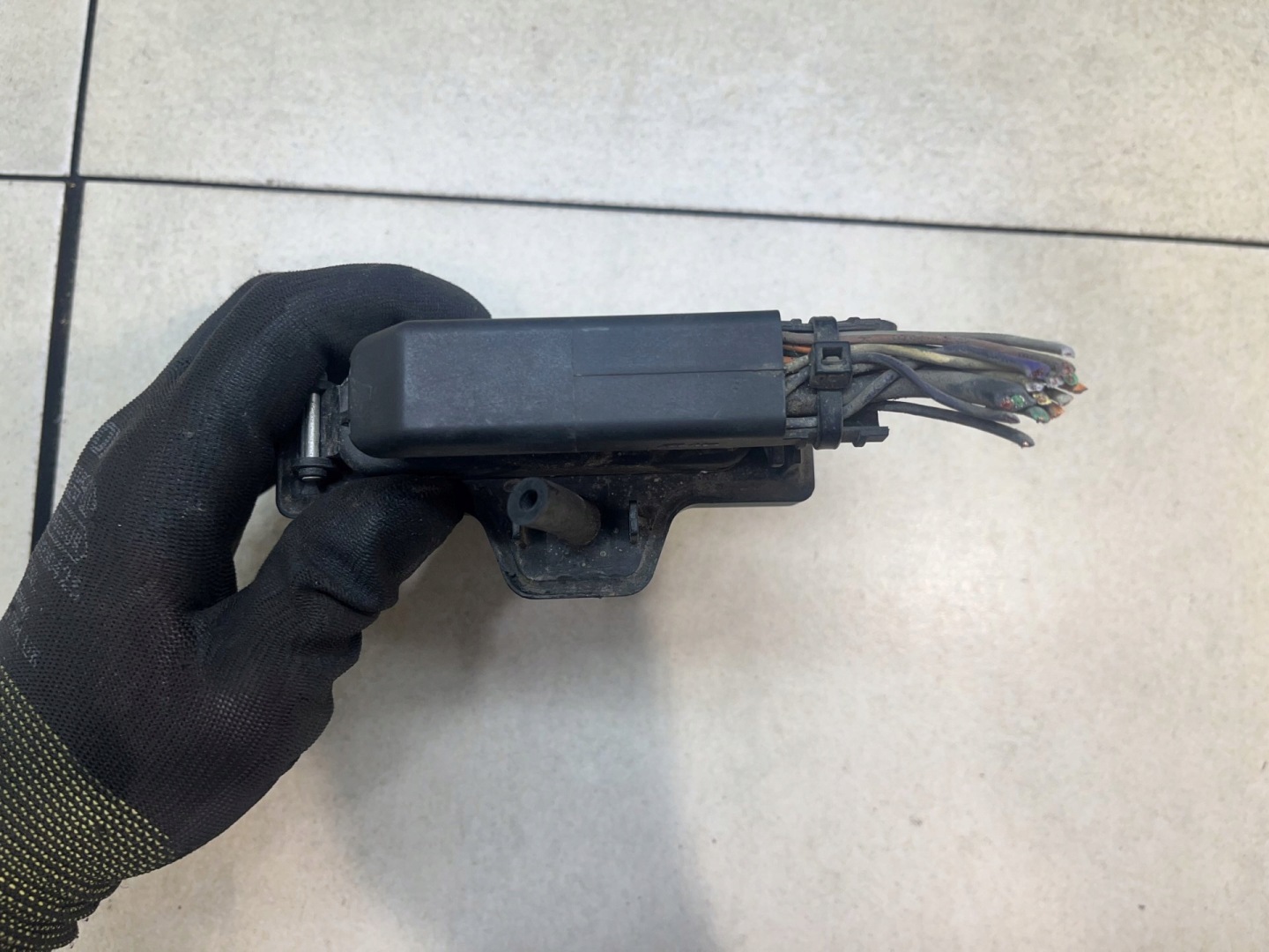 control unit of the engine RENAULT MASCOTT 2.8 D 7700377200