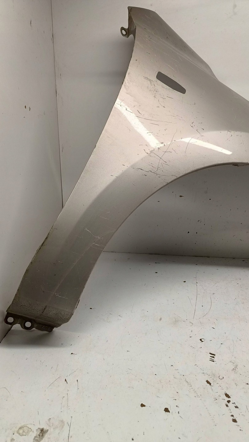HYUNDAI I30 and fender front front right 2007