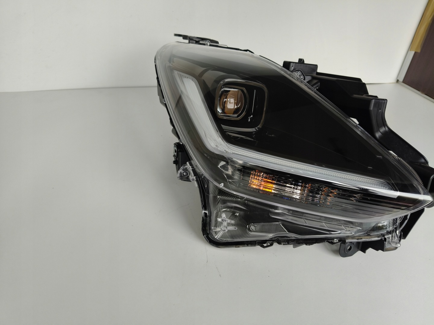 light right REFLEKTOR SUZUKI SWIFT MK9 24- FULL LED
