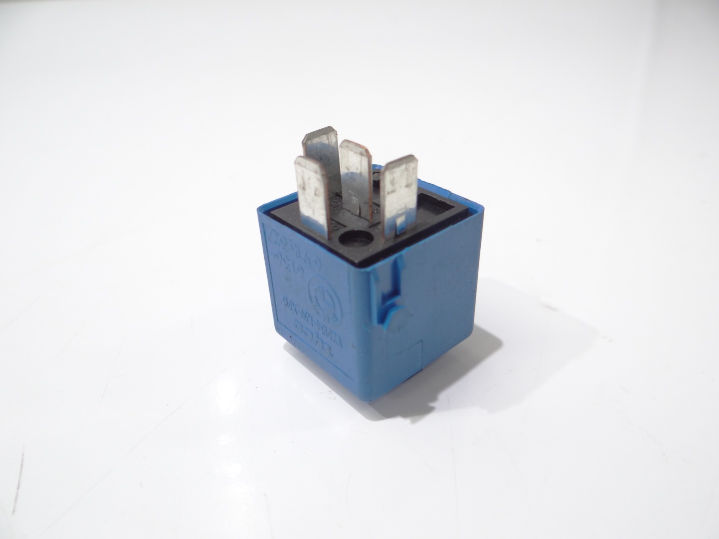 Relay BMW E60 E61 E70 E83 6915327