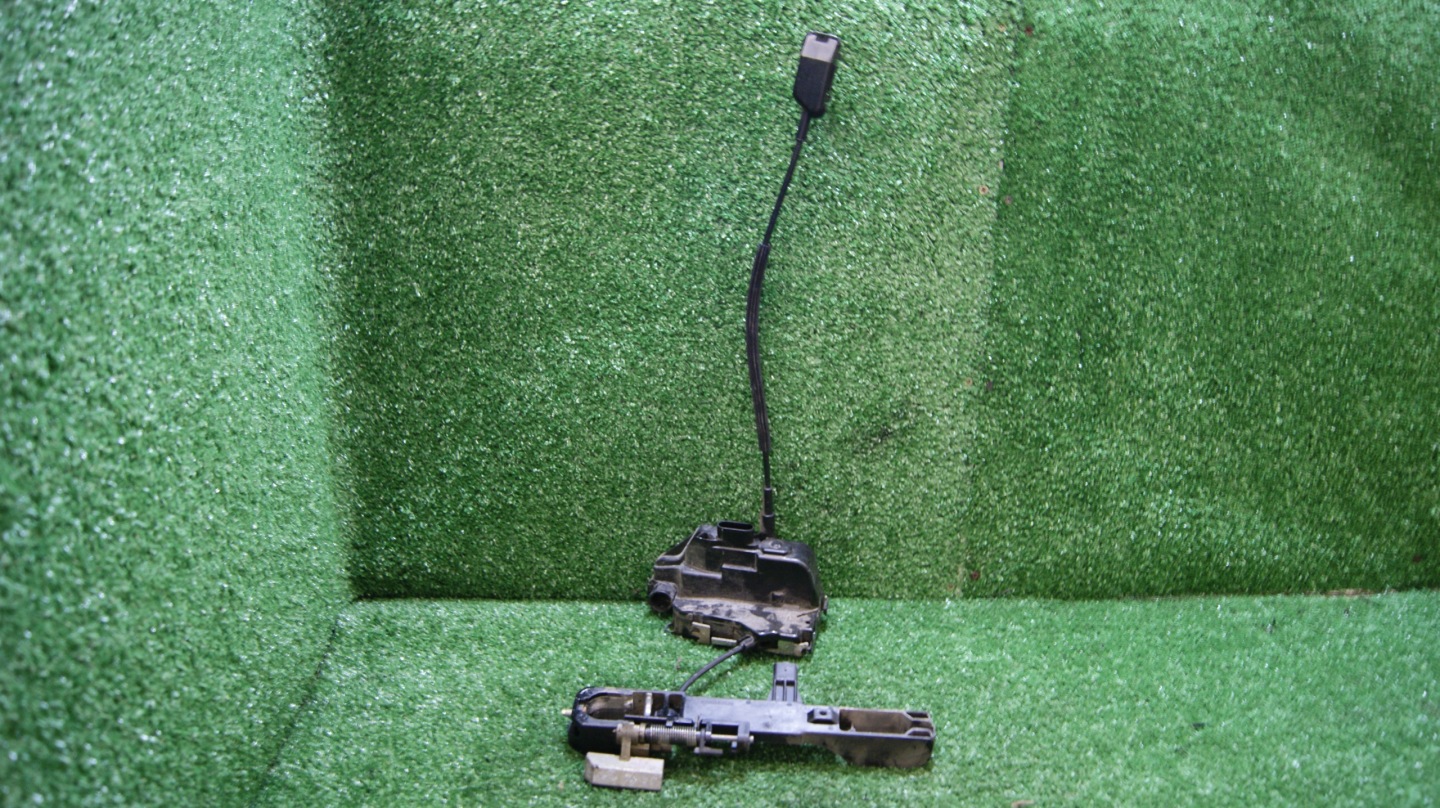 lock door right front RENAULT LAGUNA 2 4 PINY
