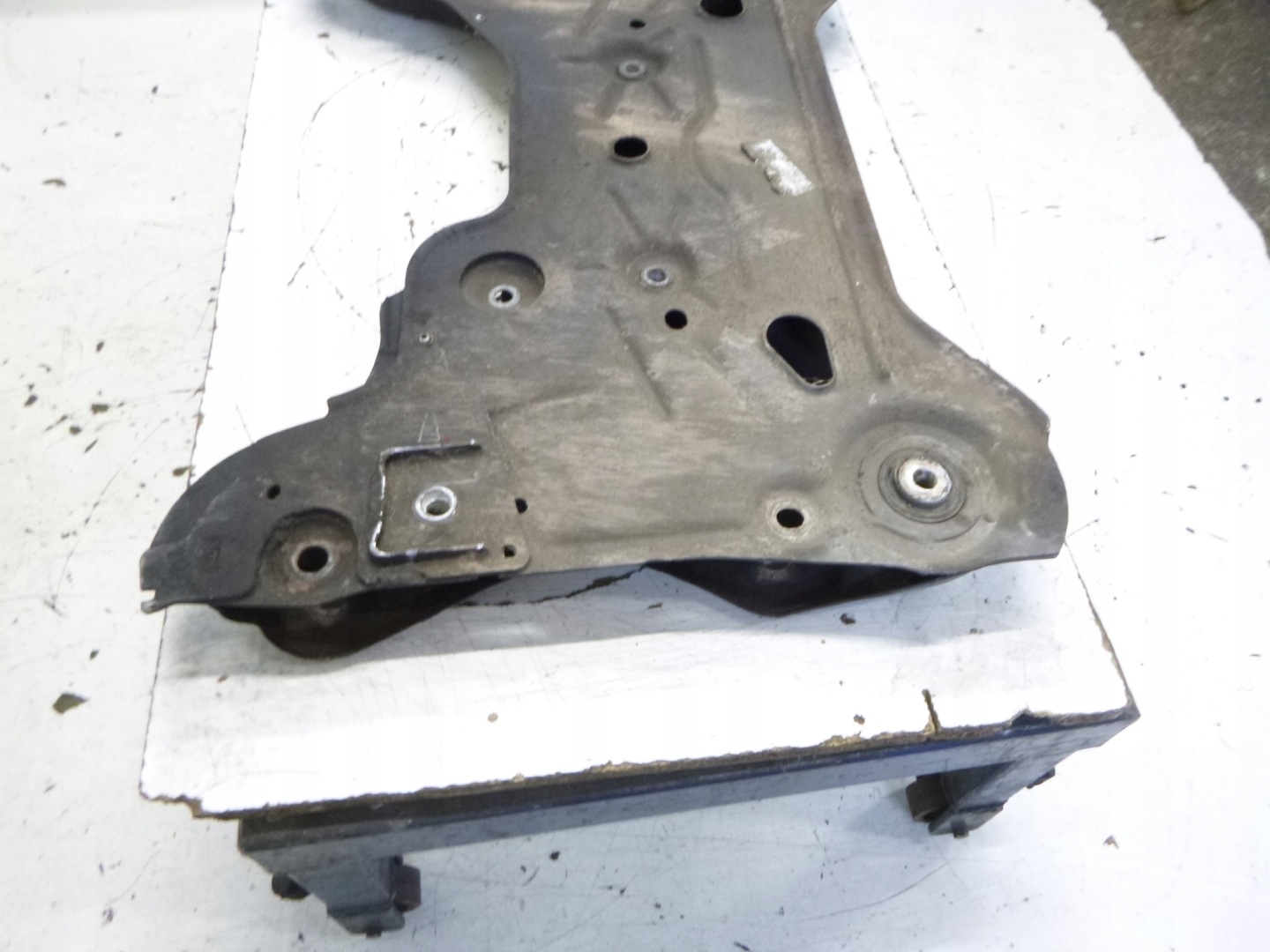 axle beam Opel Vivaro 2.0 CDTI 2006r.