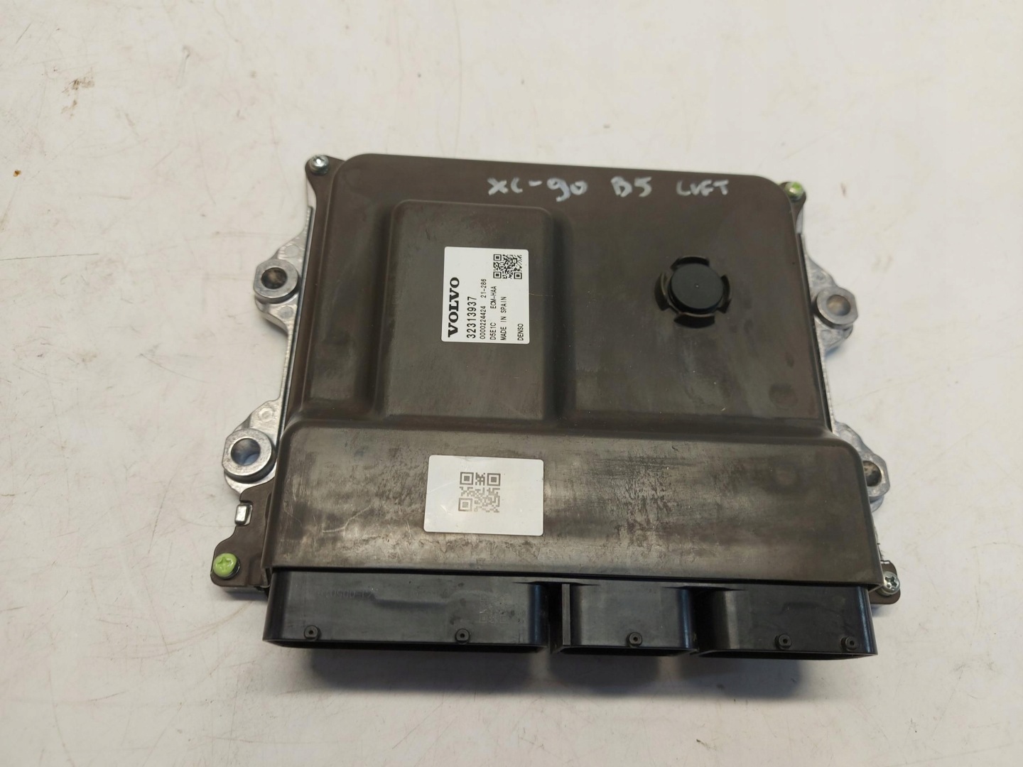 Volvo XC90 II LIFT B5 2021 computer control unit of the engine 32313937