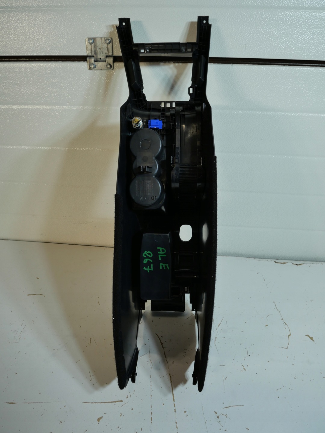 OCTAVIA II TUNEL central armrest 1Z1863241