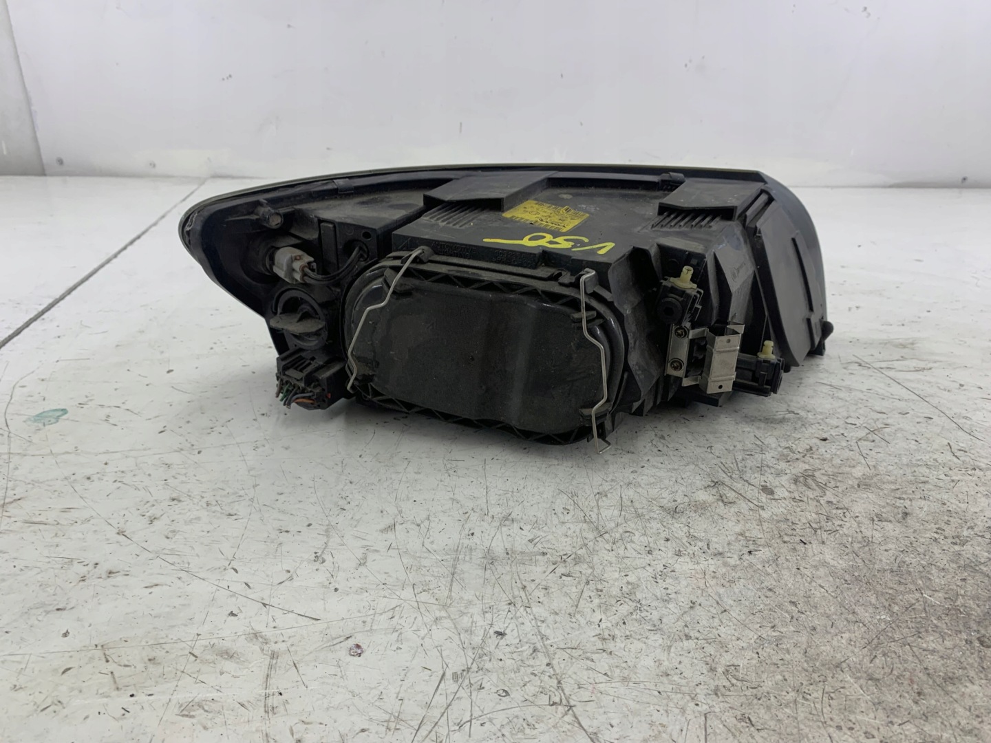 VOLVO V50 II light left front 31335221