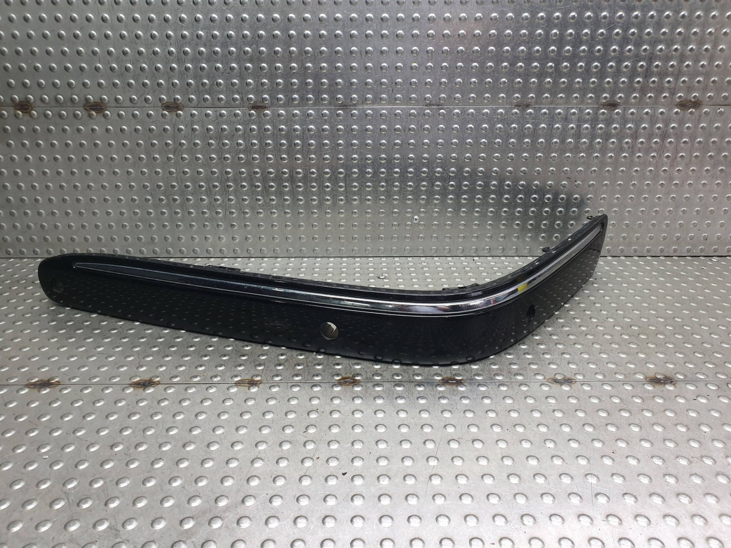 moulding of a bumper left front CHROM below PDC 2108851521 MERCEDES E-class W210