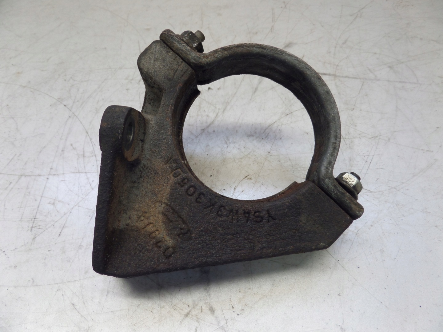 Support Support Demi axe FORD FOCUS MK1 1.6 16V YS4W3K305DA