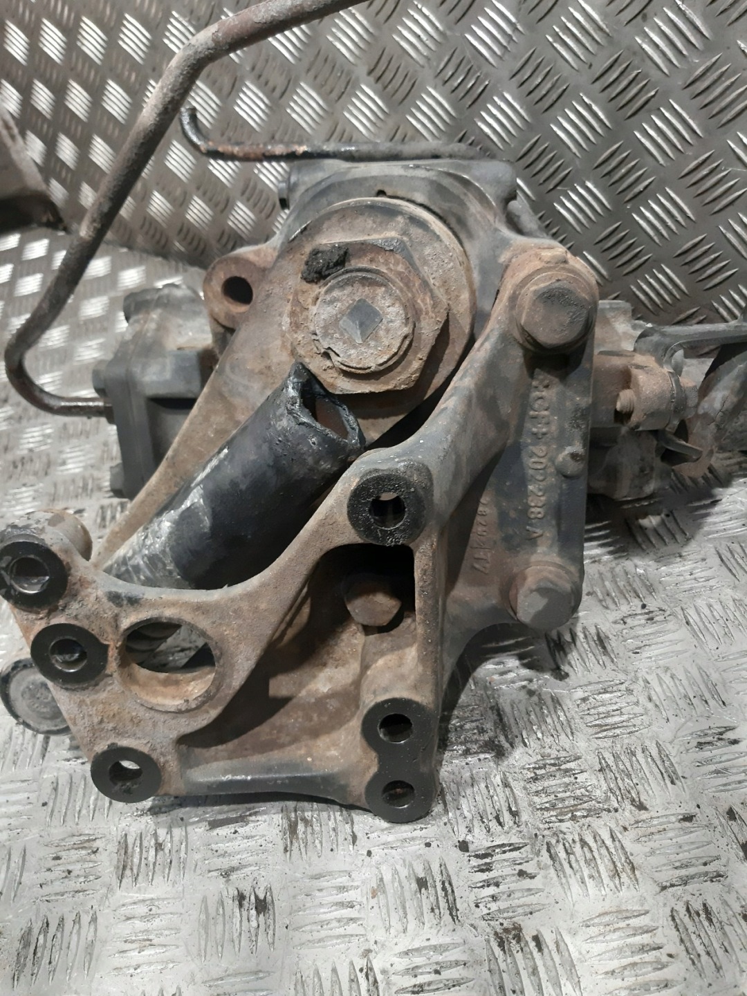 Boîter direction Boîter direction ZF RENAULT 98415B