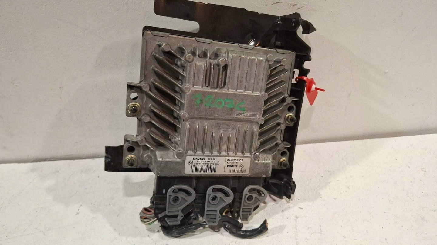 control unit of the engine computer S122326110A Renault Megane II 1.5 DCI